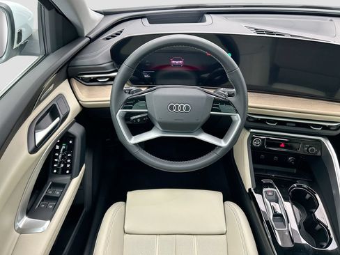 Certified 2025 Audi Q5 Premium Plus w/ Premium Plus AWD/4WD image 11