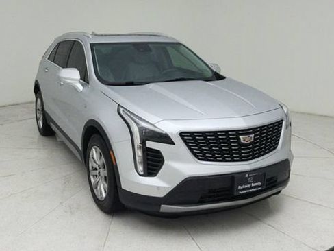 Used 2020 Cadillac XT4 Premium Luxury w/ Driver Awareness Package FWD image 8