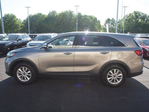 Used 2019 Kia Sorento FWD image 3