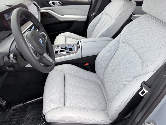 Used 2026 BMW X5 xDrive50e w/ M Sport Package AWD/4WD image 18
