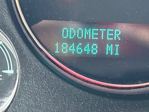 Used 2013 Chevrolet Suburban LTZ image 17