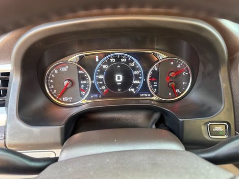Used 2021 GMC Acadia SLT w/ Technology Package FWD image 25