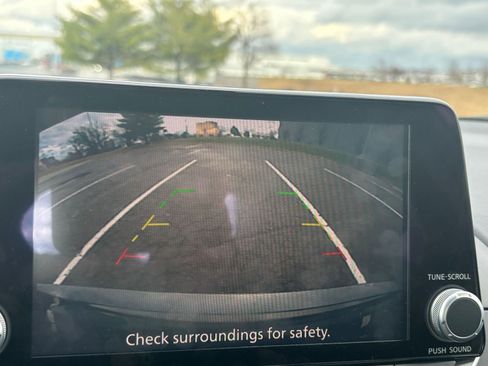 Used 2025 Nissan Altima 2.5 SV image 17