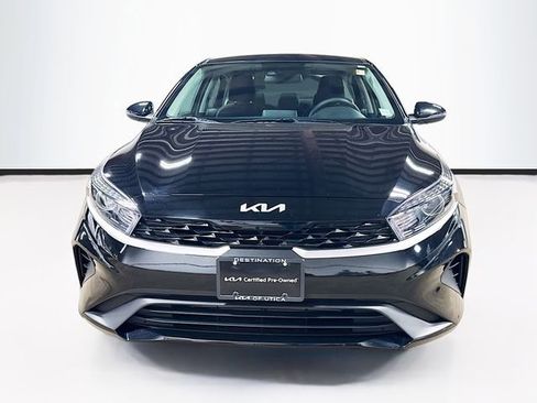 Used 2023 Kia Forte LXS w/ LXS Technology Package FWD image 2