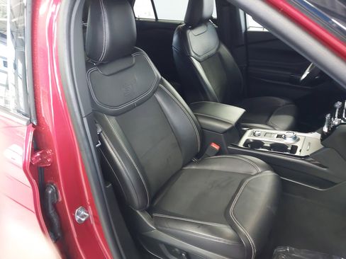Used 2023 Ford Explorer ST image 28