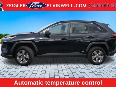 Used 2023 Toyota RAV4 LE AWD/4WD image 2