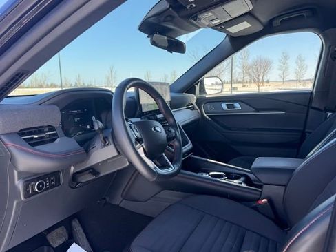 Used 2025 Ford Explorer ST-Line image 8