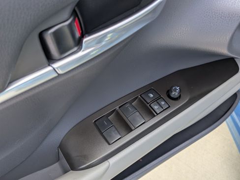 Certified 2023 Toyota Camry SE FWD image 12