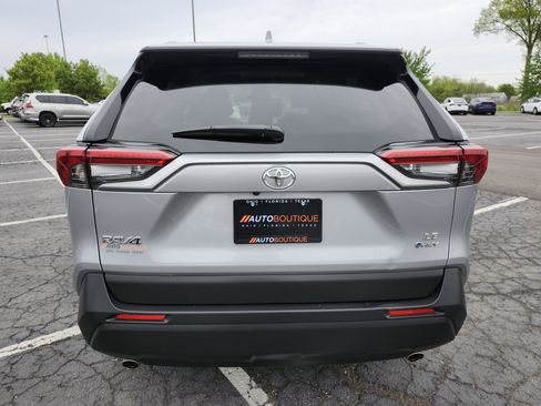 Used 2025 Toyota RAV4 LE AWD/4WD image 13