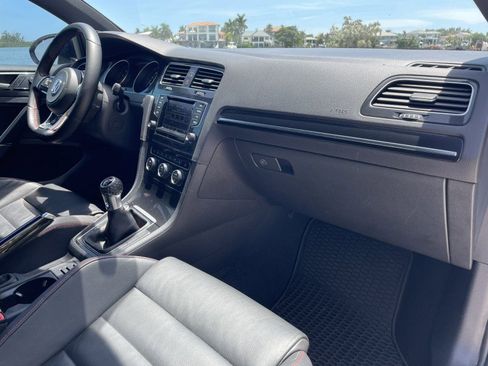 Used 2015 Volkswagen Golf 4-Door FWD image 8