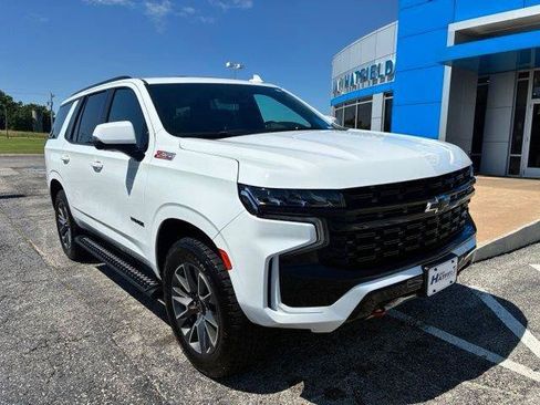 Used 2023 Chevrolet Tahoe Z71 w/ Luxury Package AWD/4WD image 5