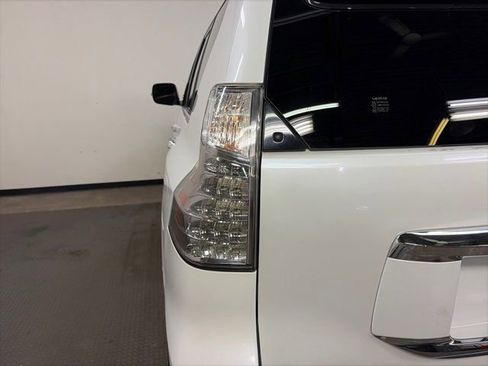 Used 2015 Lexus GX 460 Luxury w/ Preferred Accessory Package image 9