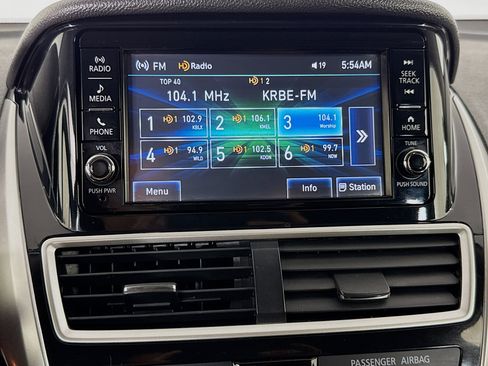 Used 2020 Mitsubishi Eclipse Cross ES image 17