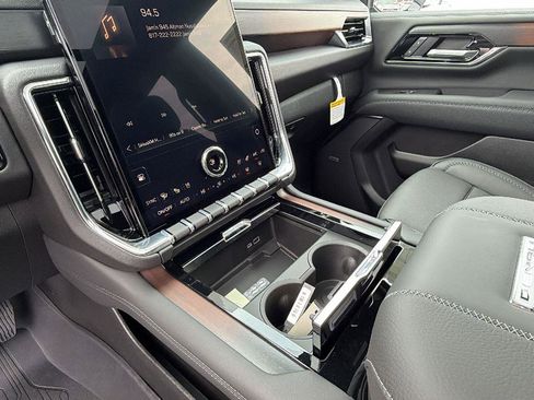 New 2026 GMC Yukon XL Denali image 29