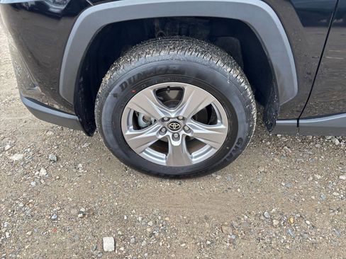 Used 2025 Toyota RAV4 XLE image 31