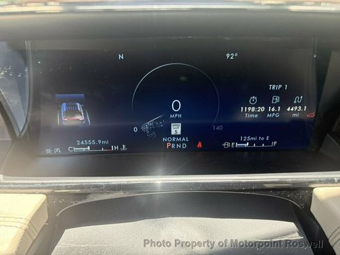 Used 2022 Lincoln Navigator Reserve AWD/4WD image 16