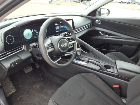Used 2024 Hyundai Elantra SEL image 12