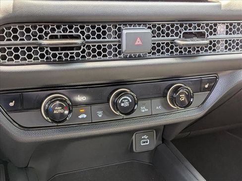 Used 2025 Honda HR-V Sport image 10