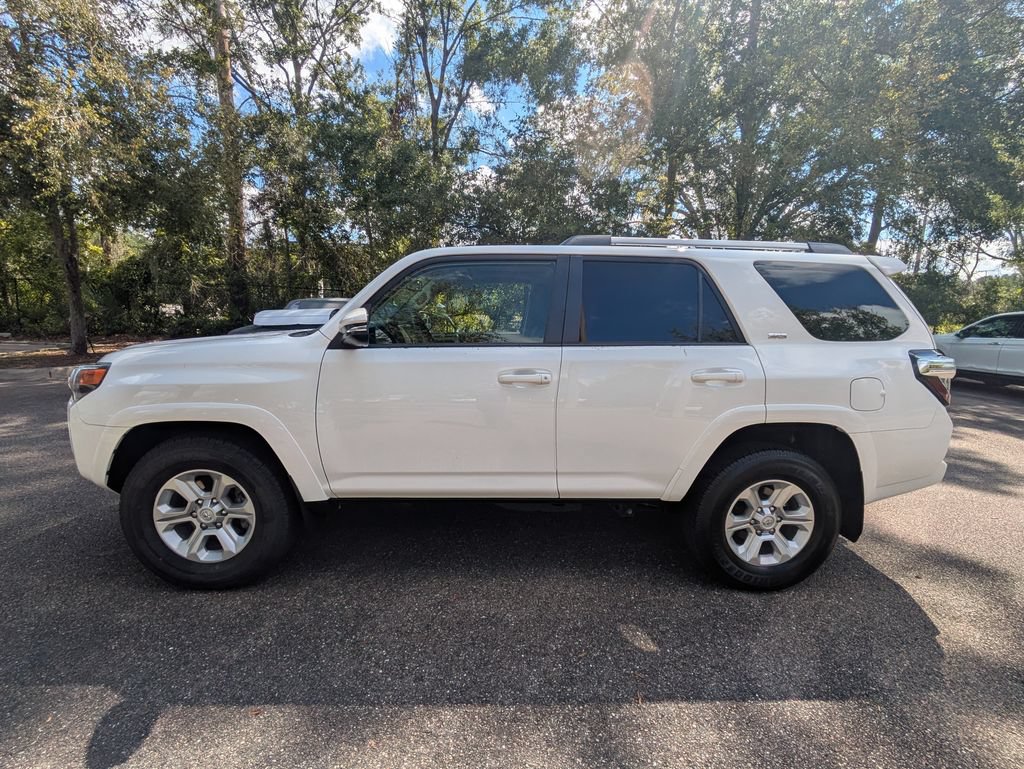 Used 2024 Toyota 4Runner SR5 Premium w/ Moonroof Package RWD image 7