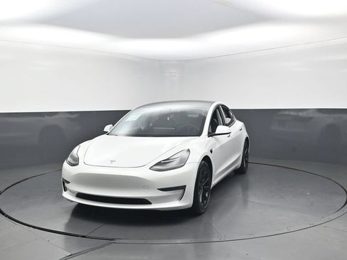 Used 2021 Tesla Model 3 Standard Range Plus RWD image 4