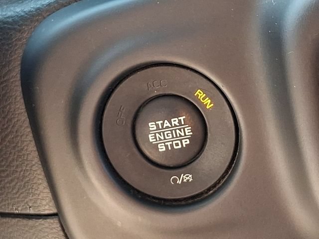 Used 2019 Jeep Wrangler Unlimited Sahara AWD/4WD image 23