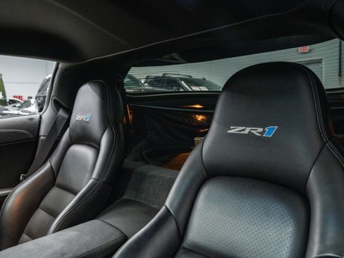 Used 2009 Chevrolet Corvette ZR1 w/ Preferred Equipment Group RWD image 17