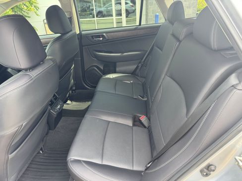 Used 2018 Subaru Outback 2.5i Limited AWD/4WD image 13