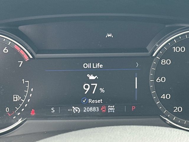 Certified 2023 Cadillac XT4 Luxury w/ Cold Weather Package AWD/4WD image 12