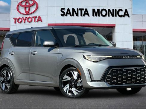 Used 2023 Kia Soul GT-Line w/ GT-Line Technology Package FWD image 2