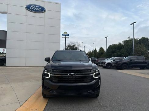 Used 2022 Chevrolet Suburban RST w/ Luxury Package RWD image 8
