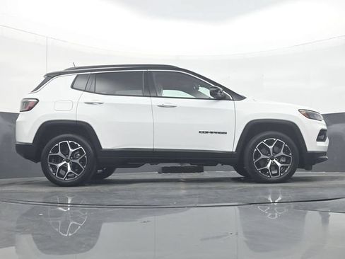 Used 2025 Jeep Compass Limited AWD/4WD image 34