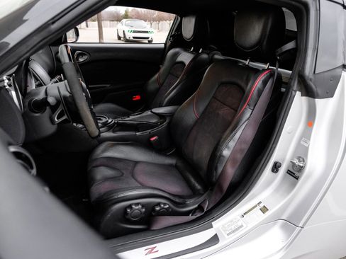 Used 2020 Nissan 370Z Coupe image 34