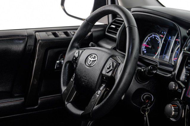 Used 2020 Toyota 4Runner TRD Off-Road AWD/4WD image 11