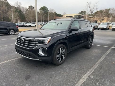 Used 2025 Volkswagen Atlas SE image 6