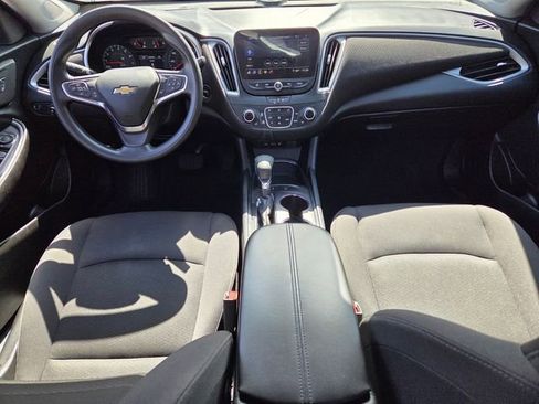 Used 2025 Chevrolet Malibu LT FWD image 16