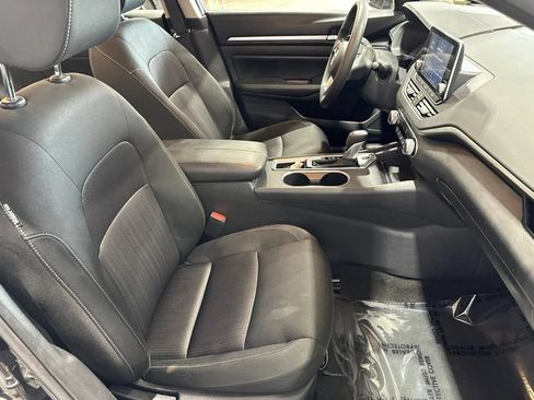 Used 2022 Nissan Altima 2.5 SV FWD image 18