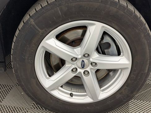 Used 2016 Ford Explorer XLT w/ Equipment Group 202A image 12