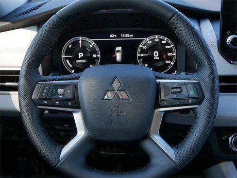 New 2025 Mitsubishi Outlander SEL image 8