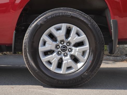 Certified 2023 Nissan Frontier SV w/ Technology Package AWD/4WD image 15