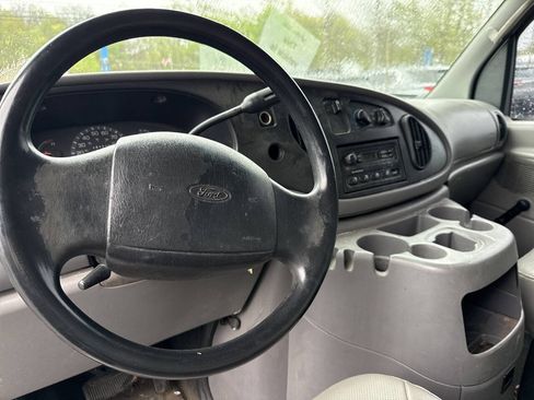 Used 2002 Ford E-450 and Econoline 450 RWD image 11