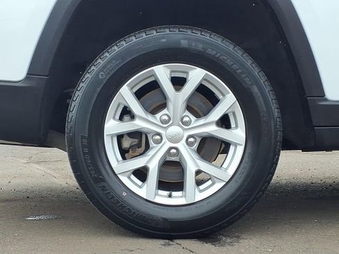 Certified 2023 Jeep Grand Cherokee L Limited image 9