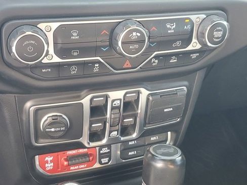 Used 2021 Jeep Wrangler Unlimited Rubicon image 25