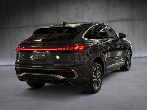 Certified 2025 Audi Q5 Premium AWD/4WD image 5