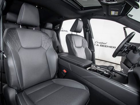Used 2025 Lexus RX 350 Premium w/ Accessory Package (Z1) FWD image 19