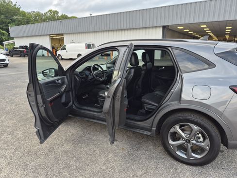 Used 2024 Ford Escape ST-Line Select w/ Tech Pack #1 AWD/4WD image 14