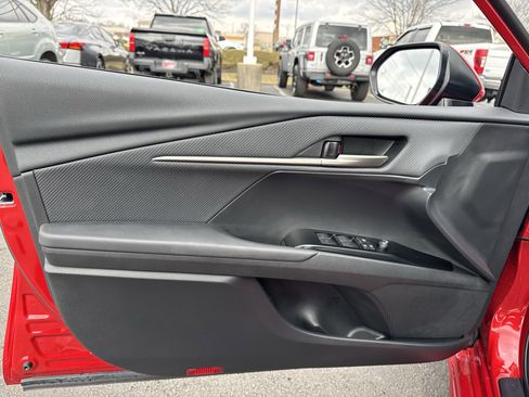 Used 2025 Toyota Camry SE w/ Multimedia Upgrade Package image 23