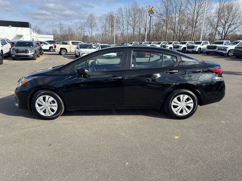 Used 2023 Nissan Versa S w/ Trunk Package image 2