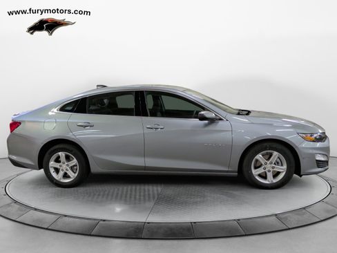 Used 2024 Chevrolet Malibu LS image 2