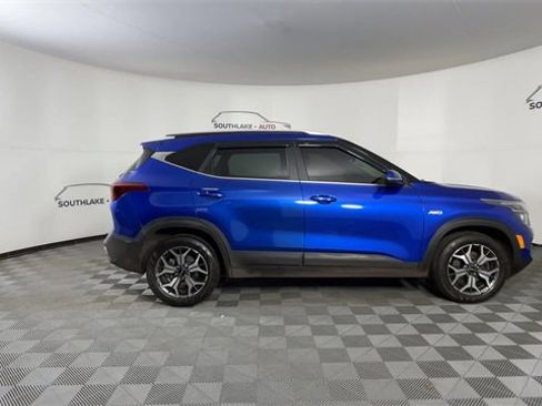 Certified 2022 Kia Seltos EX image 9