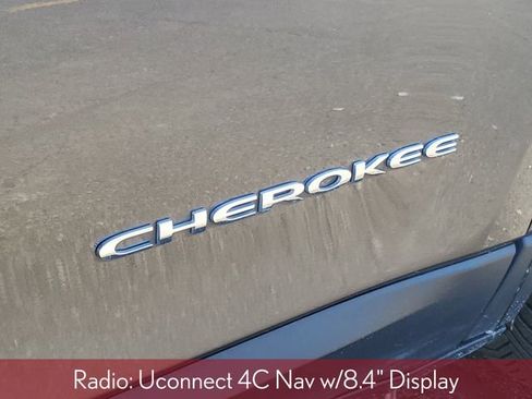 Used 2021 Jeep Cherokee Limited w/ Elite Package image 7